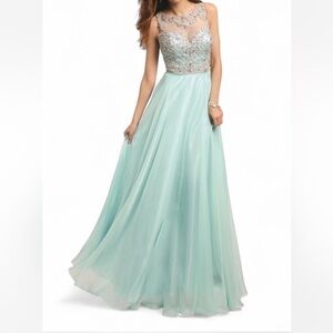 Elegant Mint Green Evening Gown